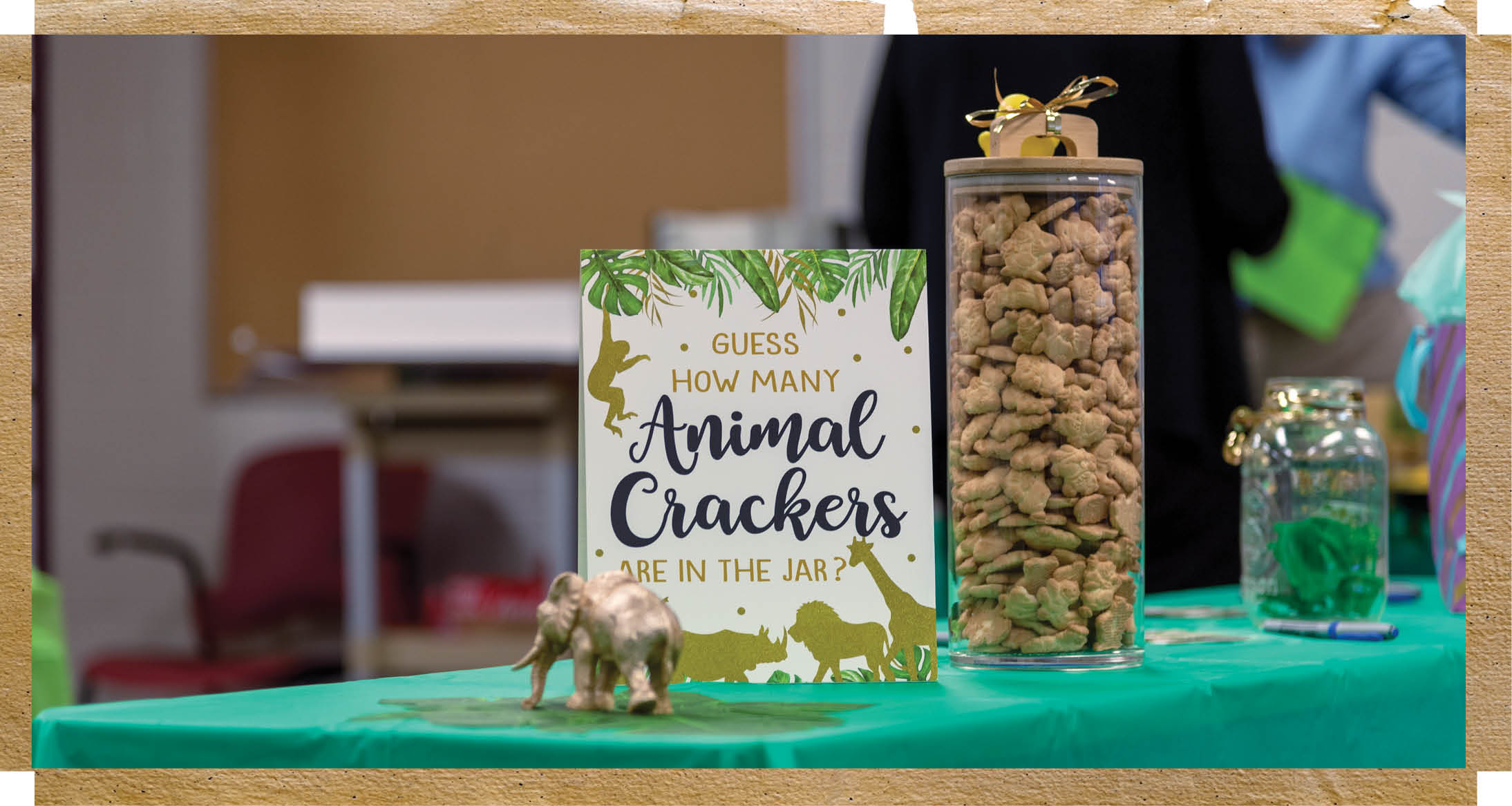 Guess how many animal crackers are in the jar table.